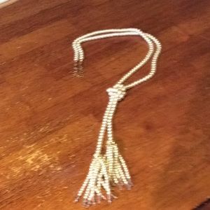 Pretty pearl tassel necklace
